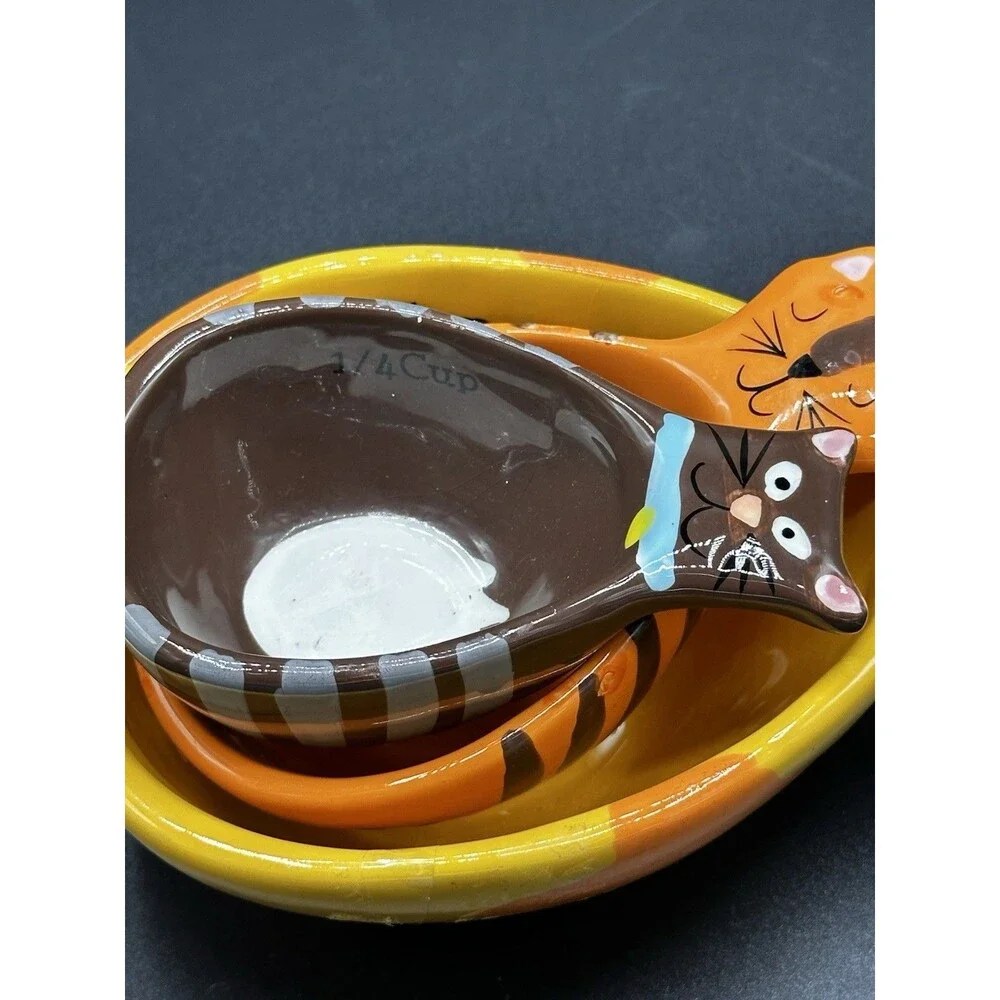 Vintage Cat Measuring Cup Set